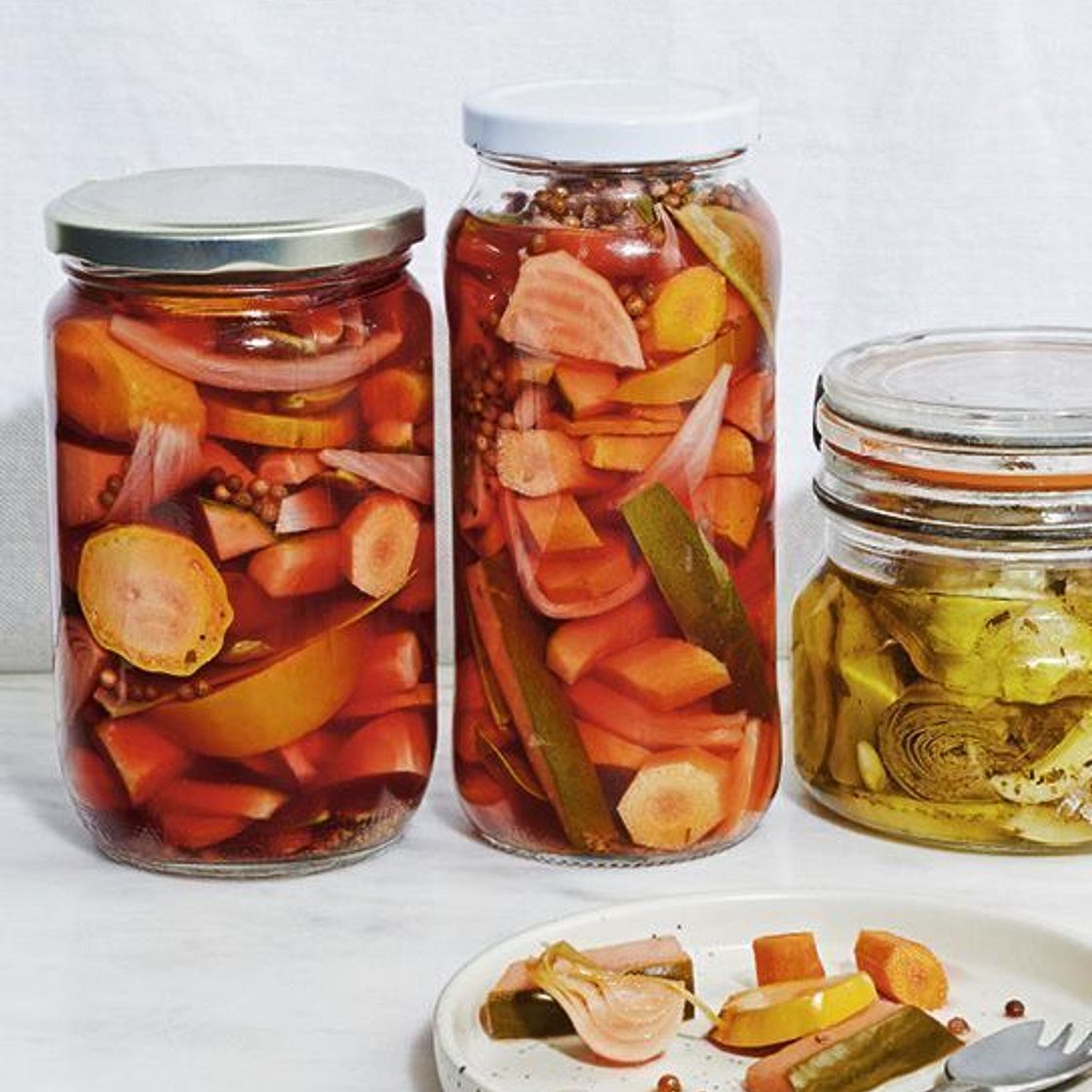 Conserve de pickles de légumes