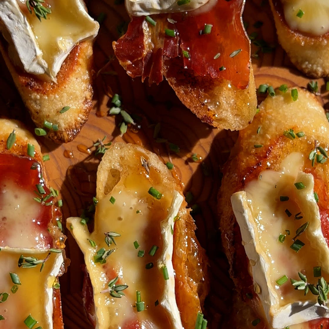 Crispy Prosciutto and Baked Brie Crostini
