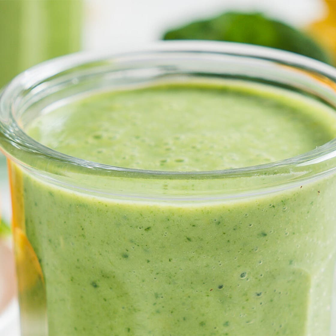 Orange & mango green smoothie