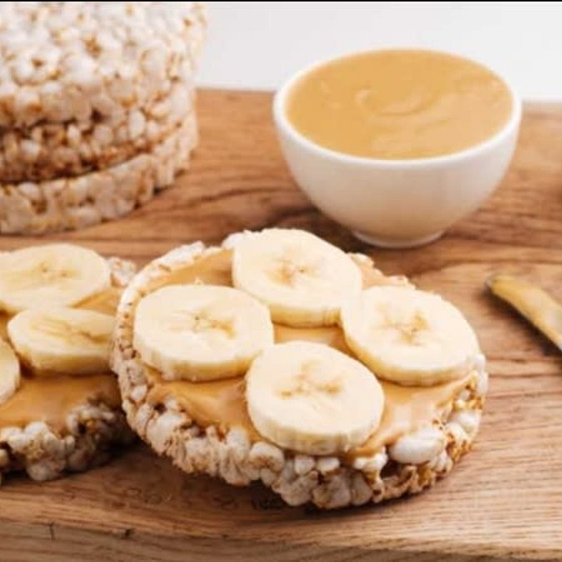 Simple breakfast rice crackers with peanut butter and banana
