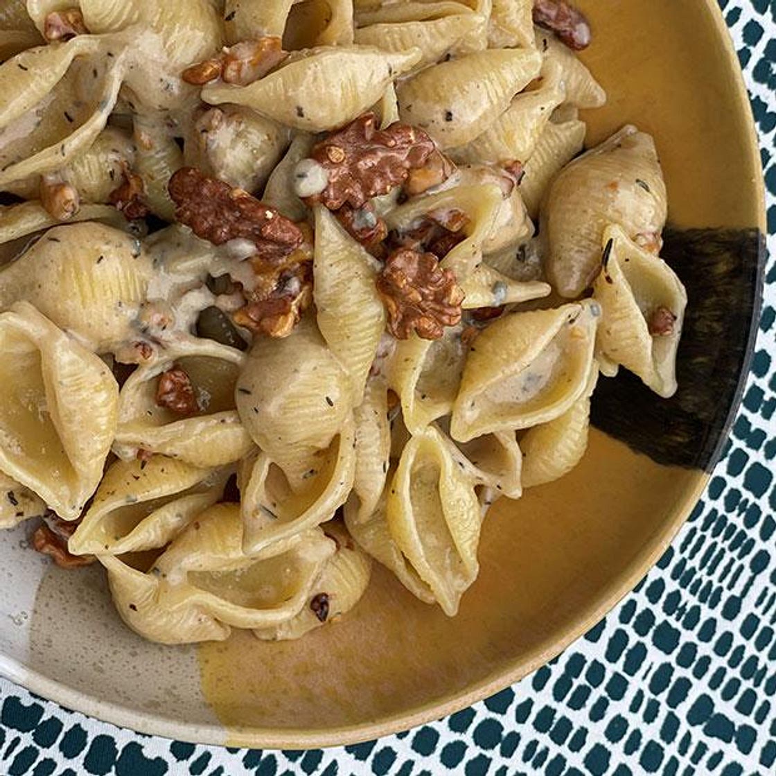 Recette de pâtes au bleu, noix et porto | Julie Andrieu