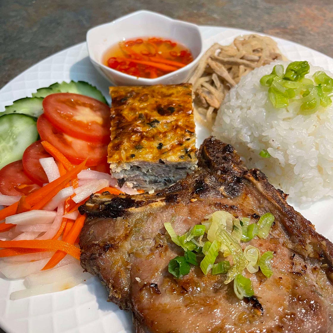 Sườn Nướng Sả - Vietnamese Grilled Lemongrass Pork Chops