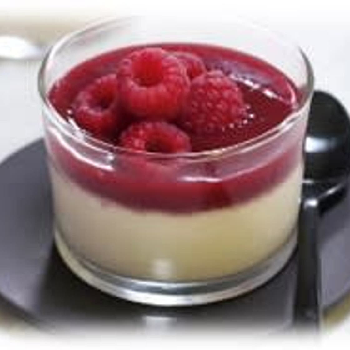 Pana cotta framboise et noix de coco