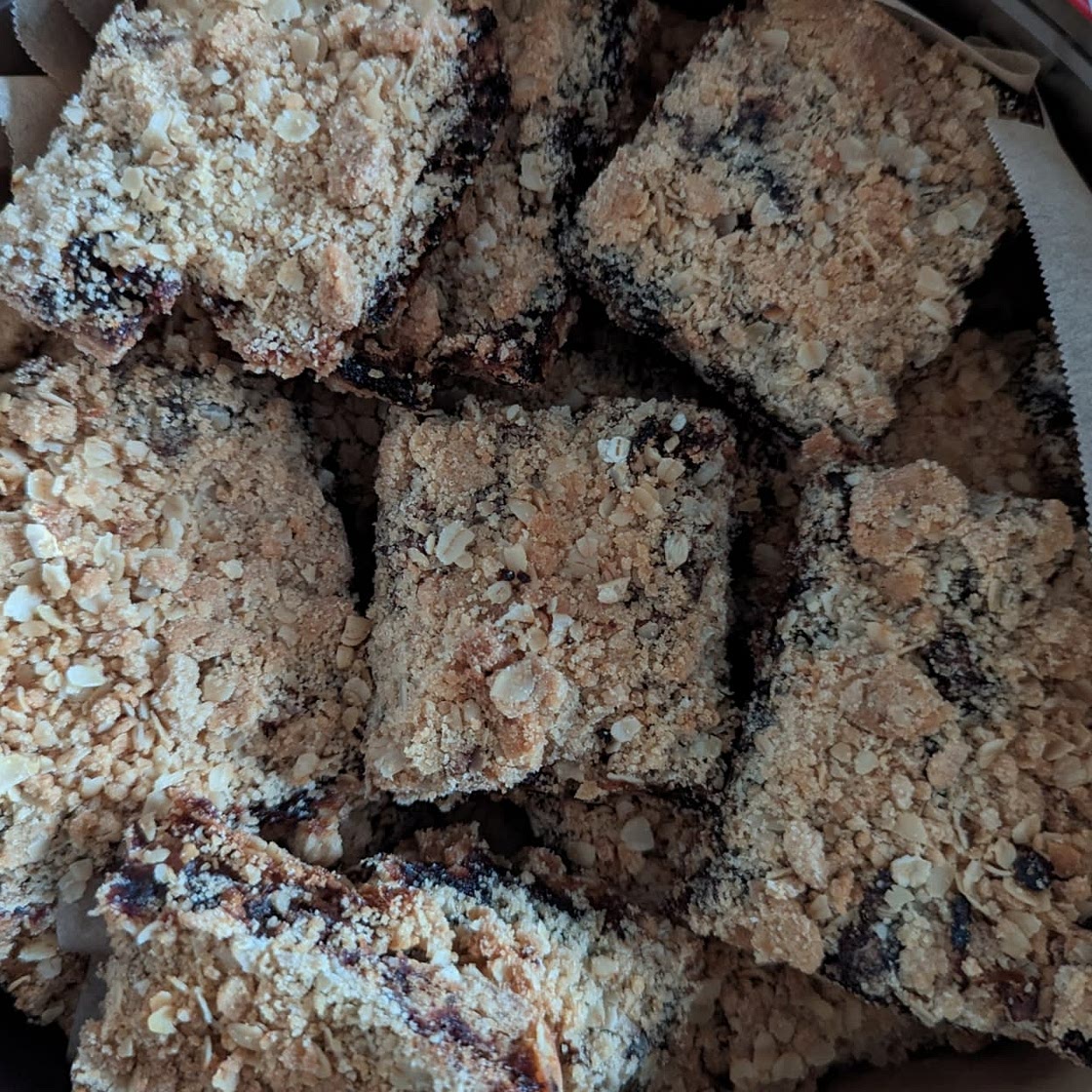 Date Squares With Oat Crust
