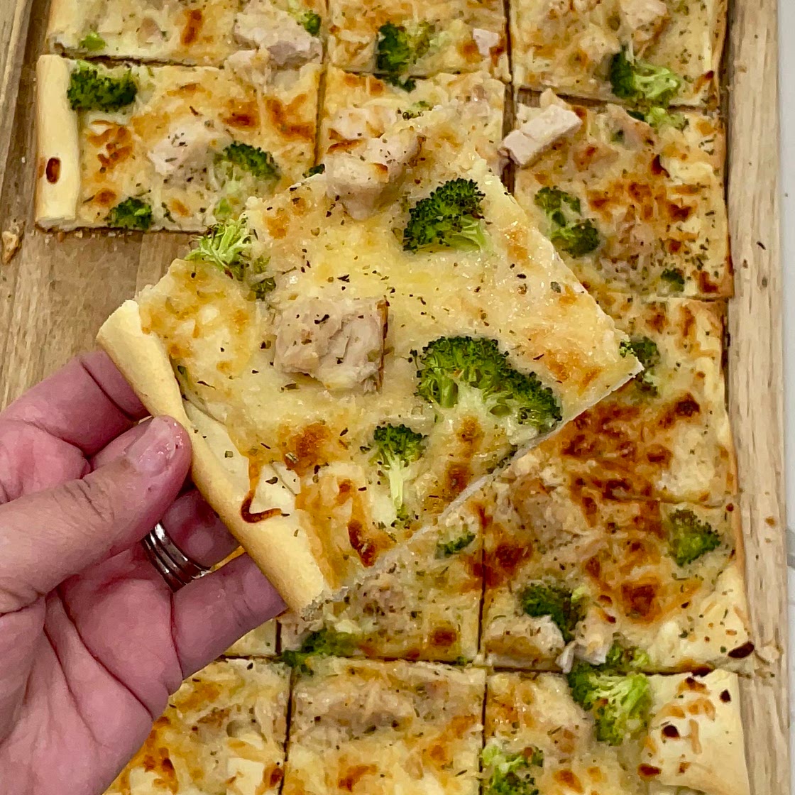 Chicken Alfredo pizza