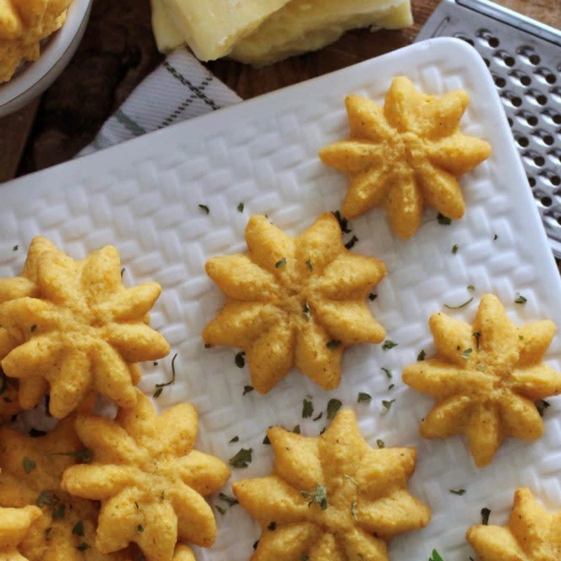 G-ma's Cheese Straws