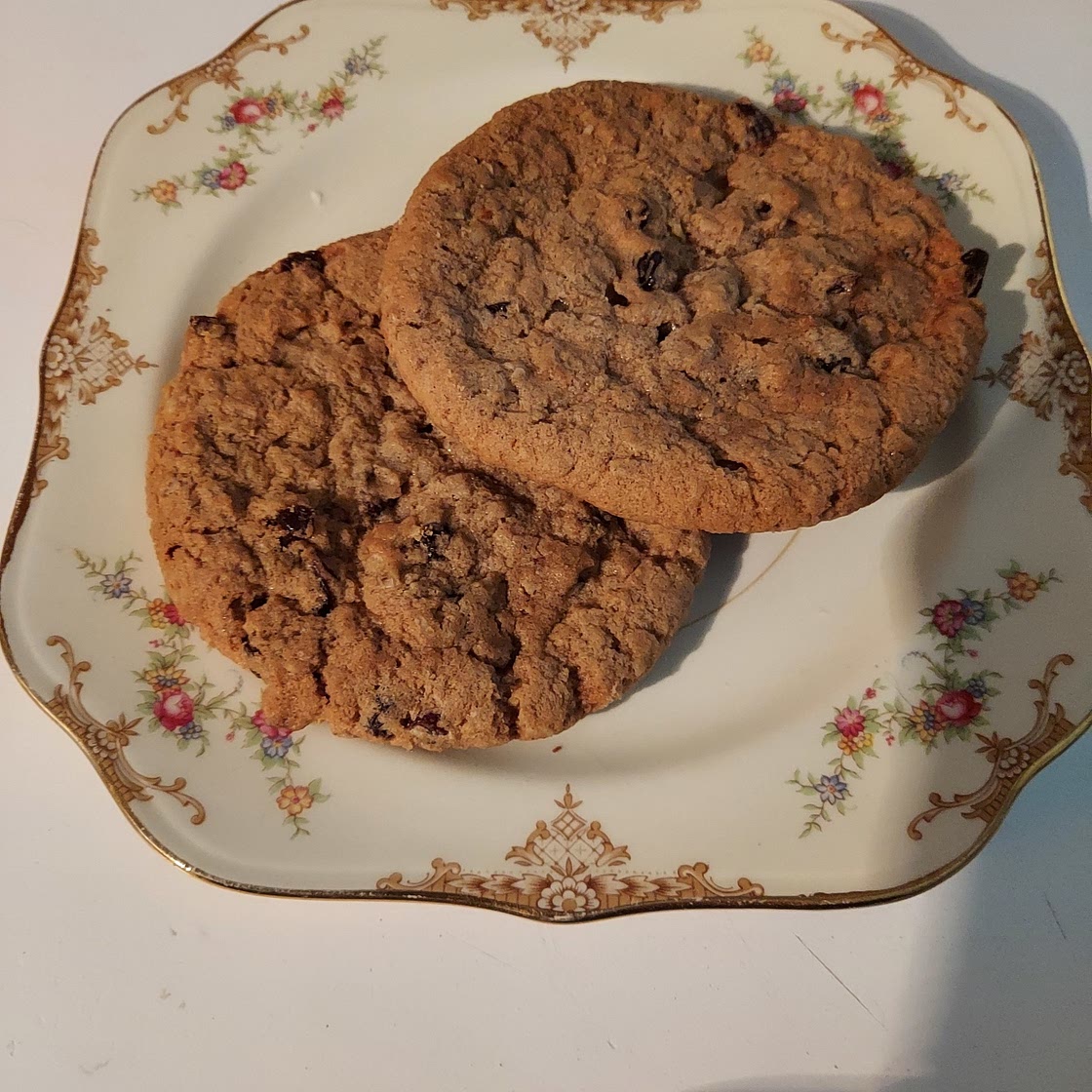Large oatmeal raisin cookies