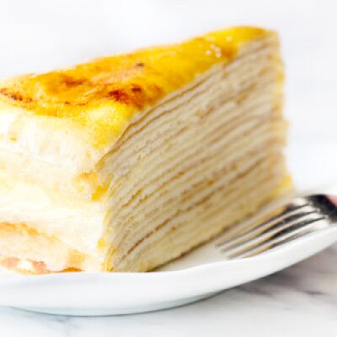 Gâteau de crêpes à la crème pâtissière vanillée