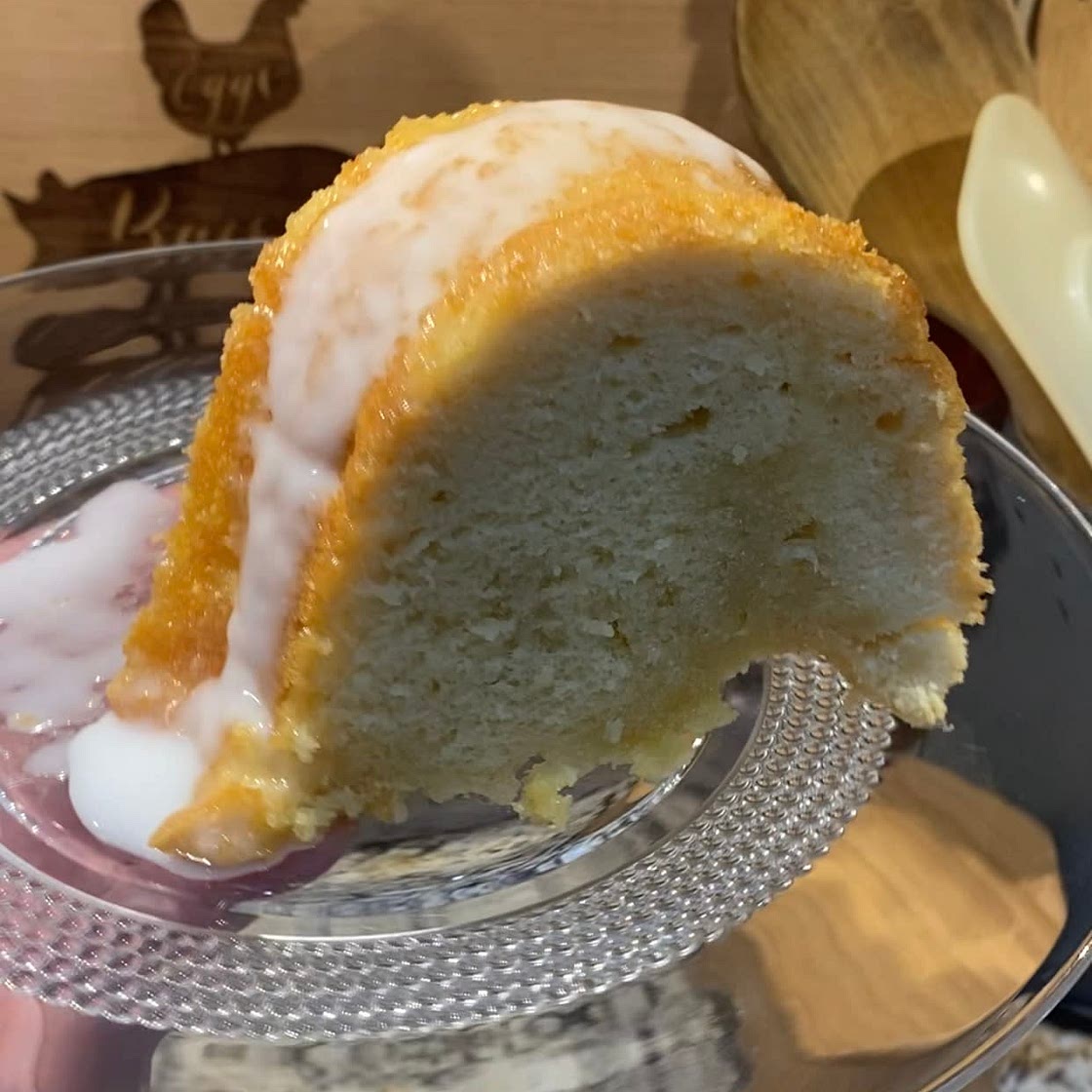 Simple rum cake from the 1950s
