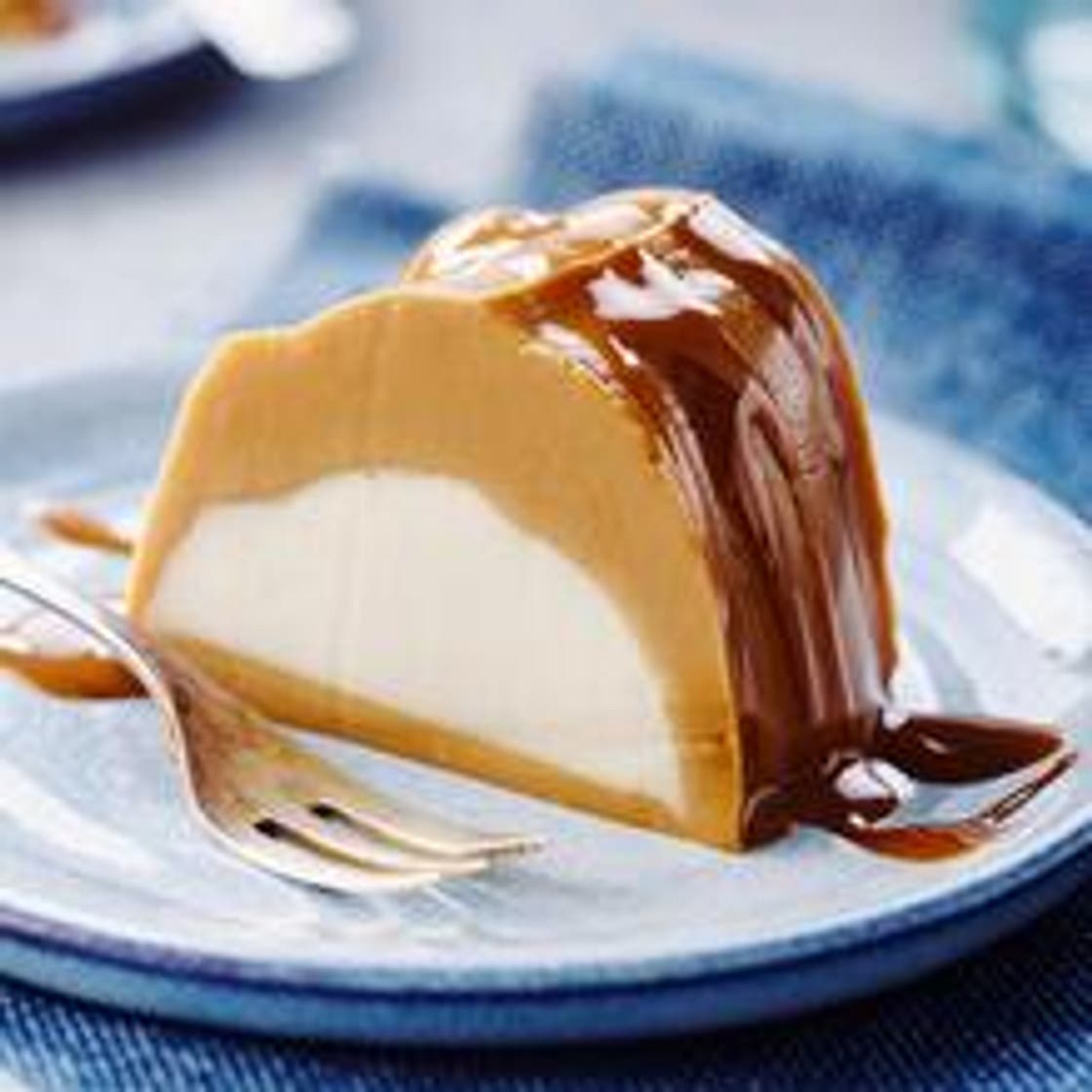 Dulce de Leche Gelatin with Floating Center