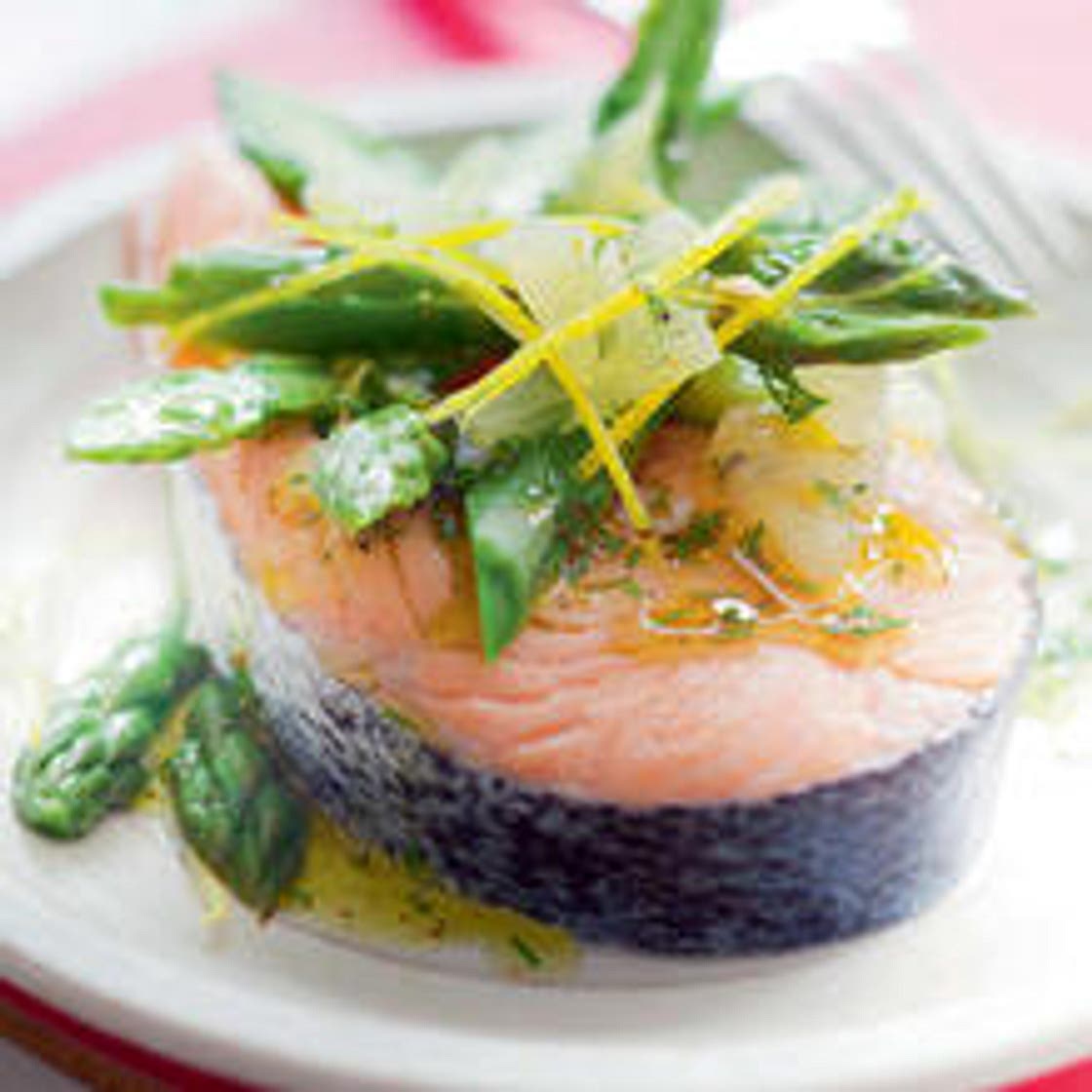 Lemon Steamed Salmon Steak & Asparagus