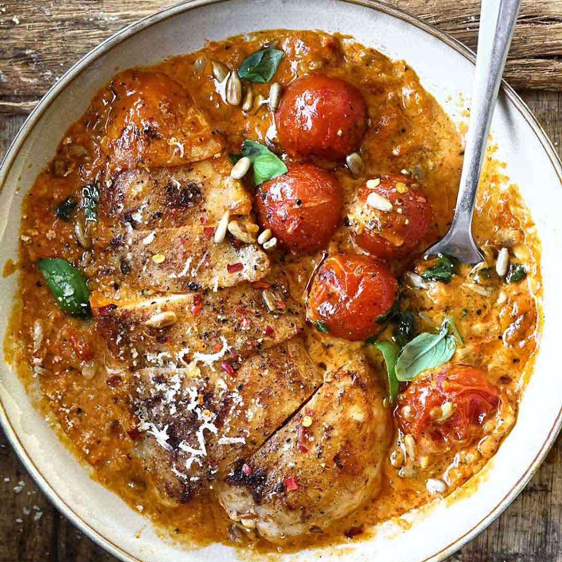 Creamy Red Pesto Oven Baked Chicken