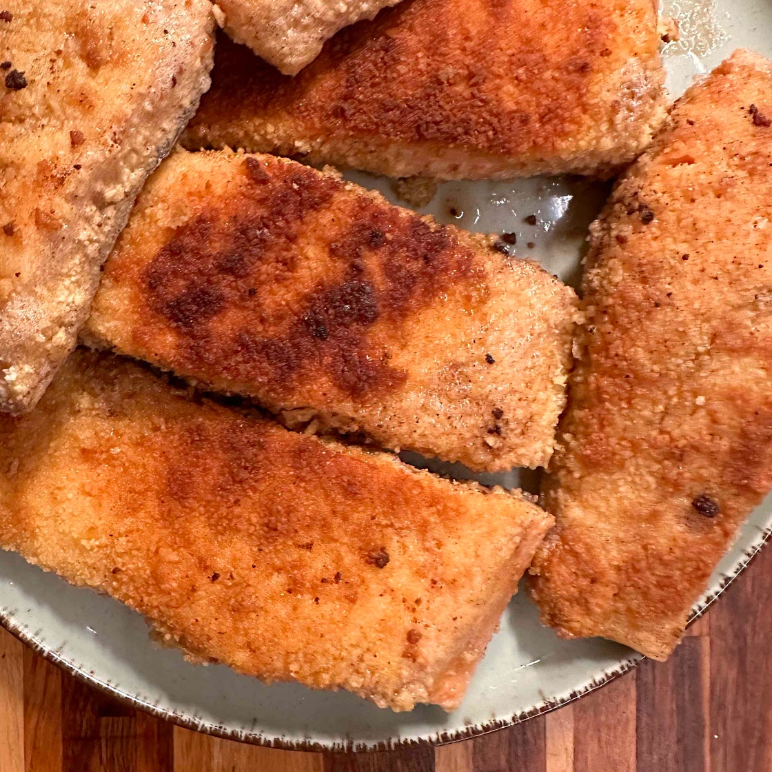 Breaded and fried salt salmon 