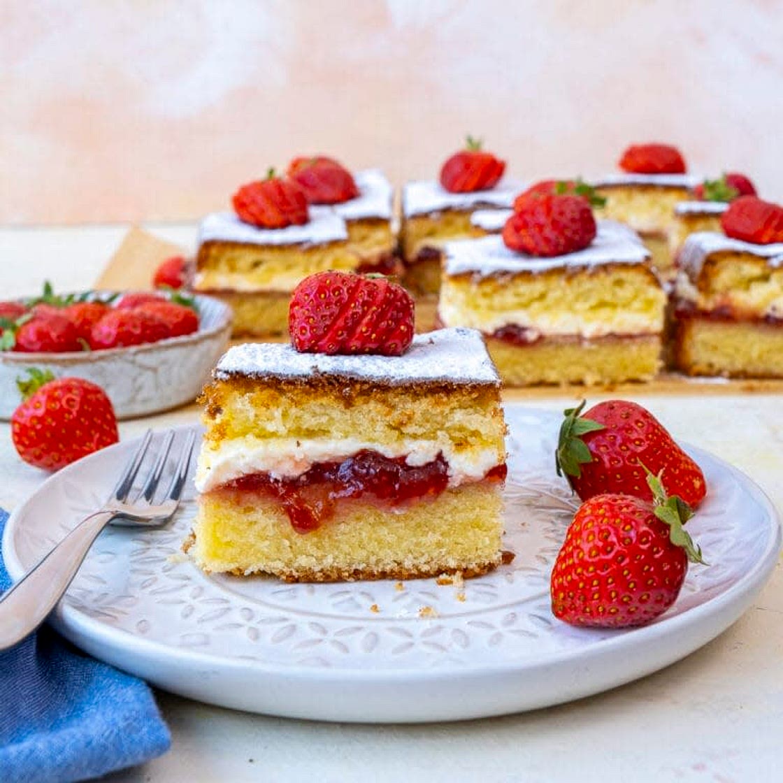Victoria Sandwich Traybake