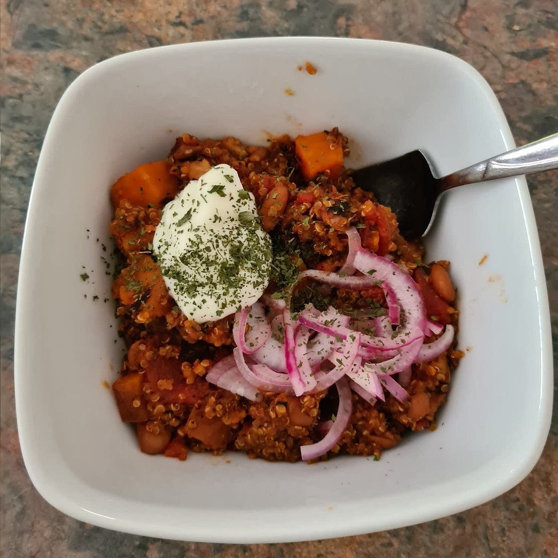 BLACK BEAN, QUINOA AND SWEET POTATO CHILLI