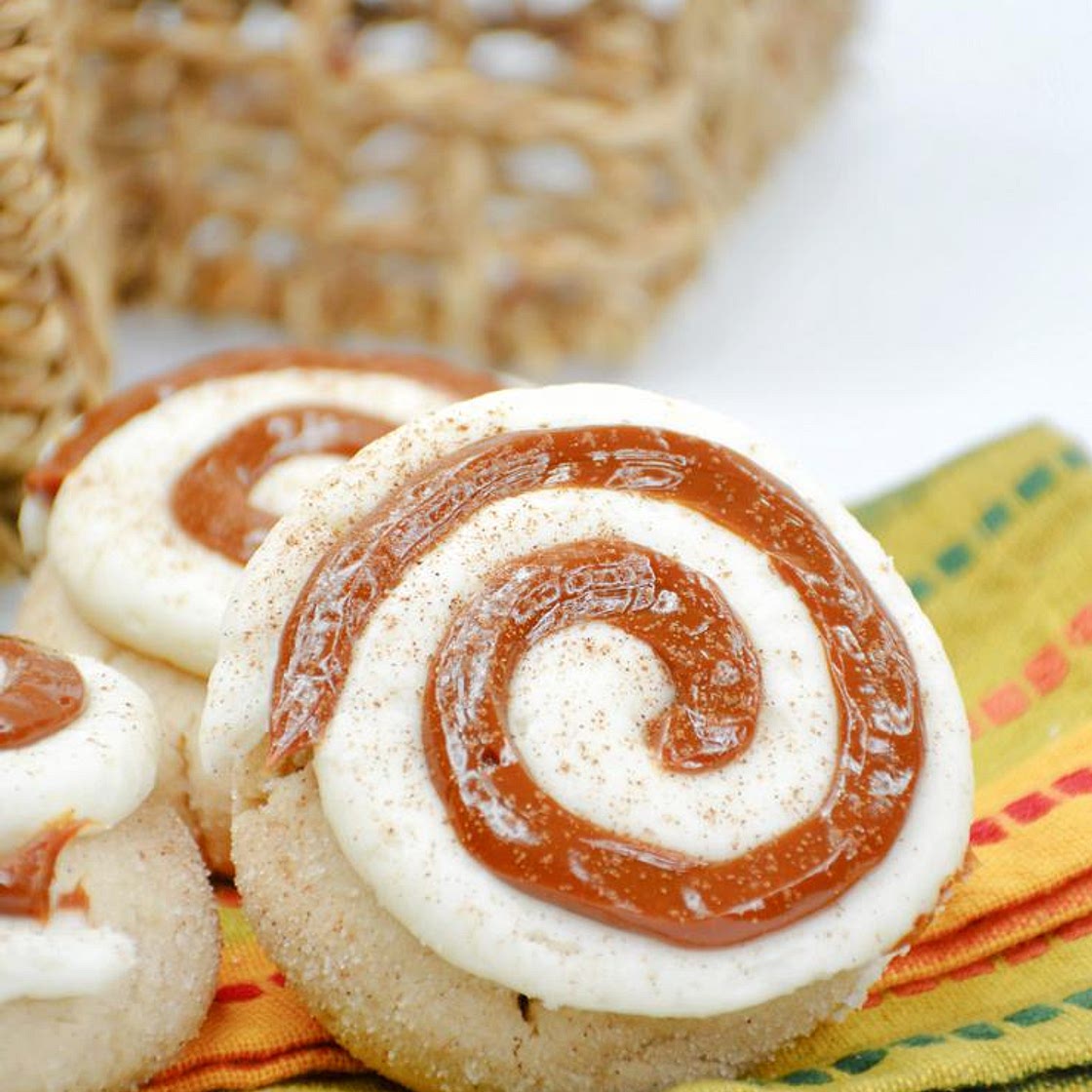 Crumbl 🙀 Dulce De Leche Cookies