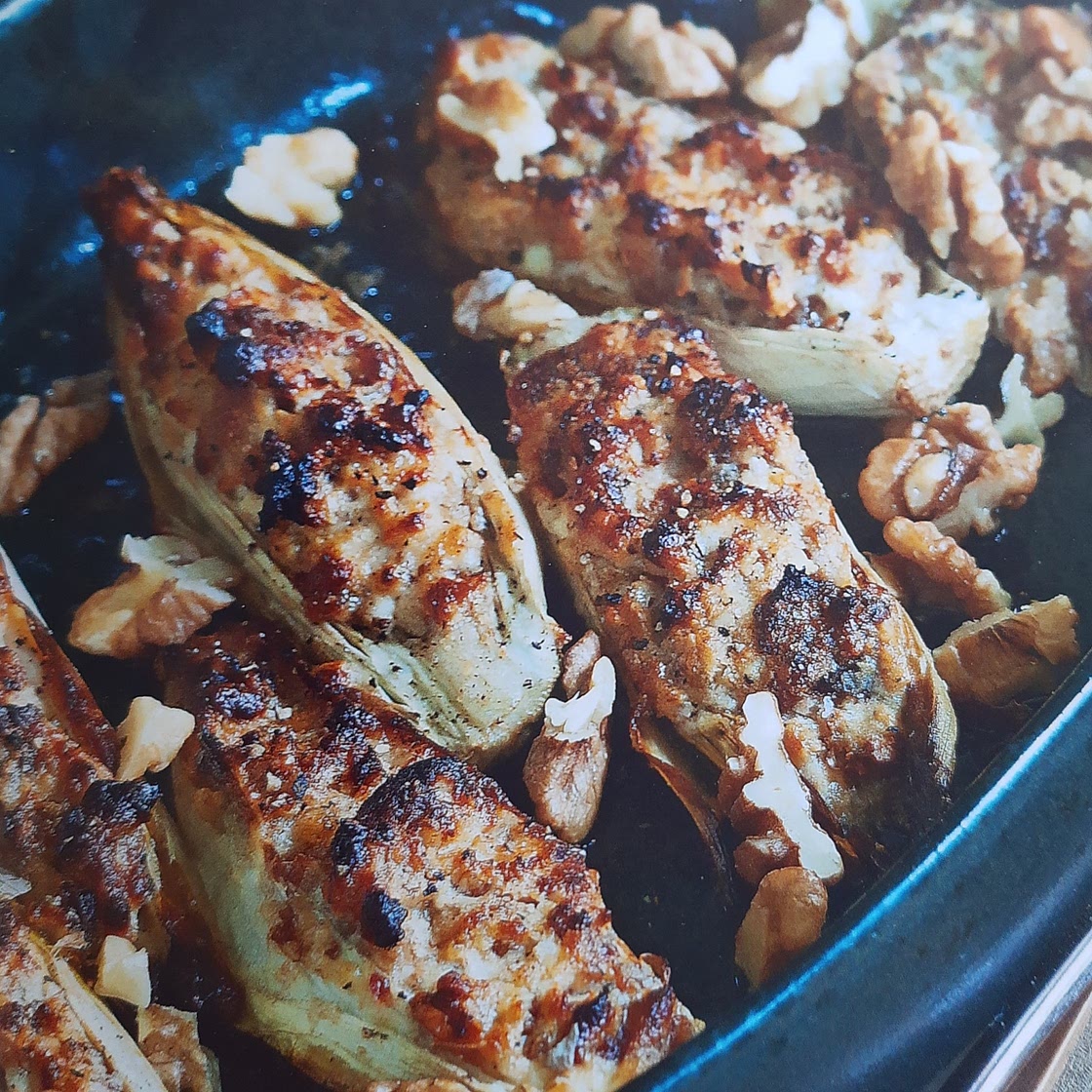 Witlof opgevuld met geitenkaas en dadels