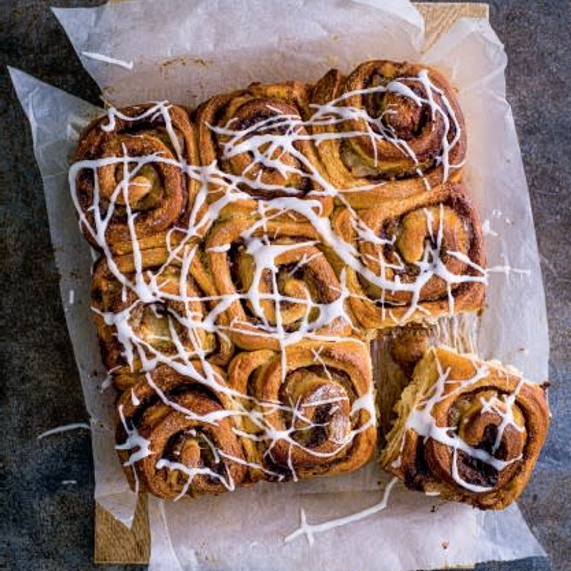 Chai-Spiced Apple Chelsea Buns