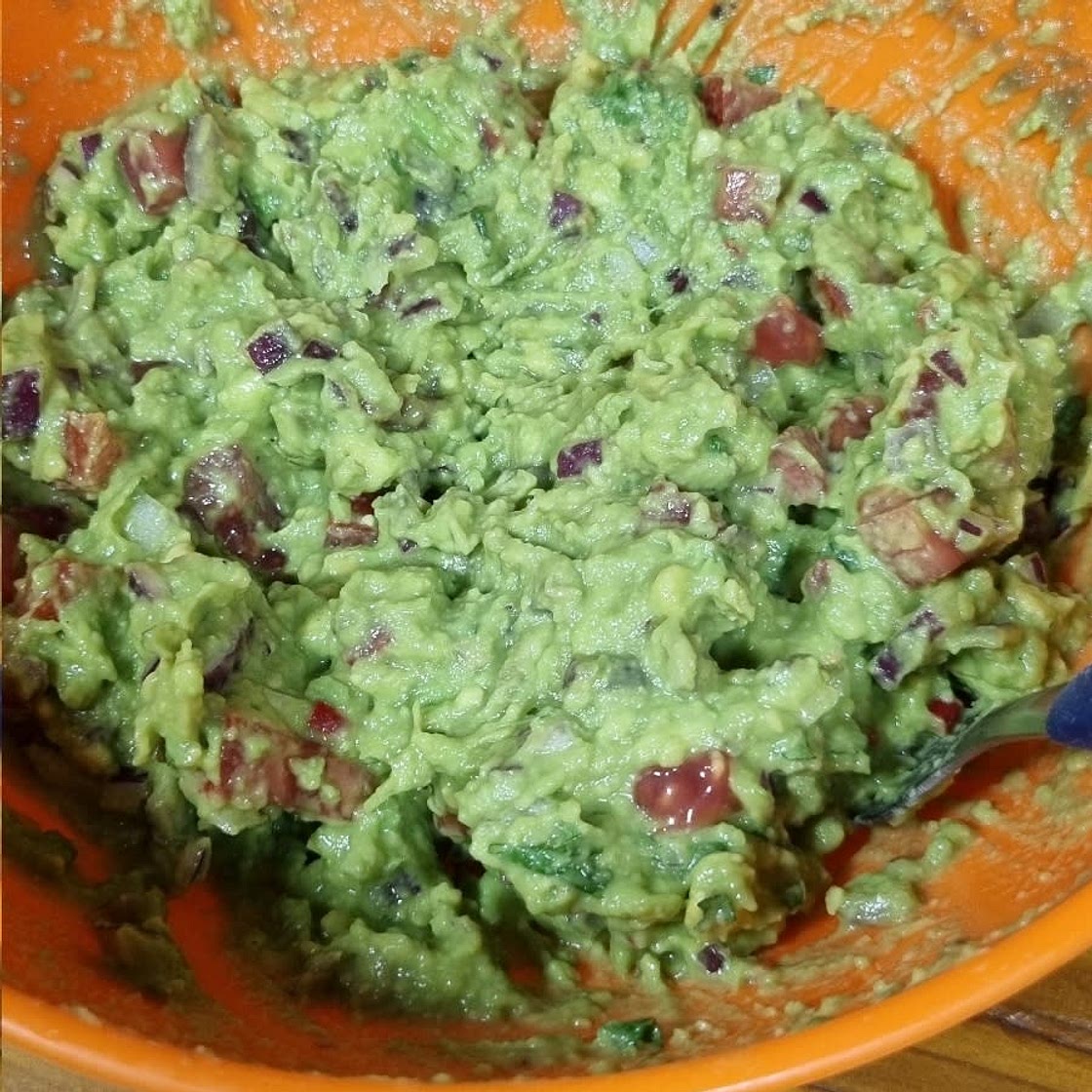 Best ever chunky guacamole