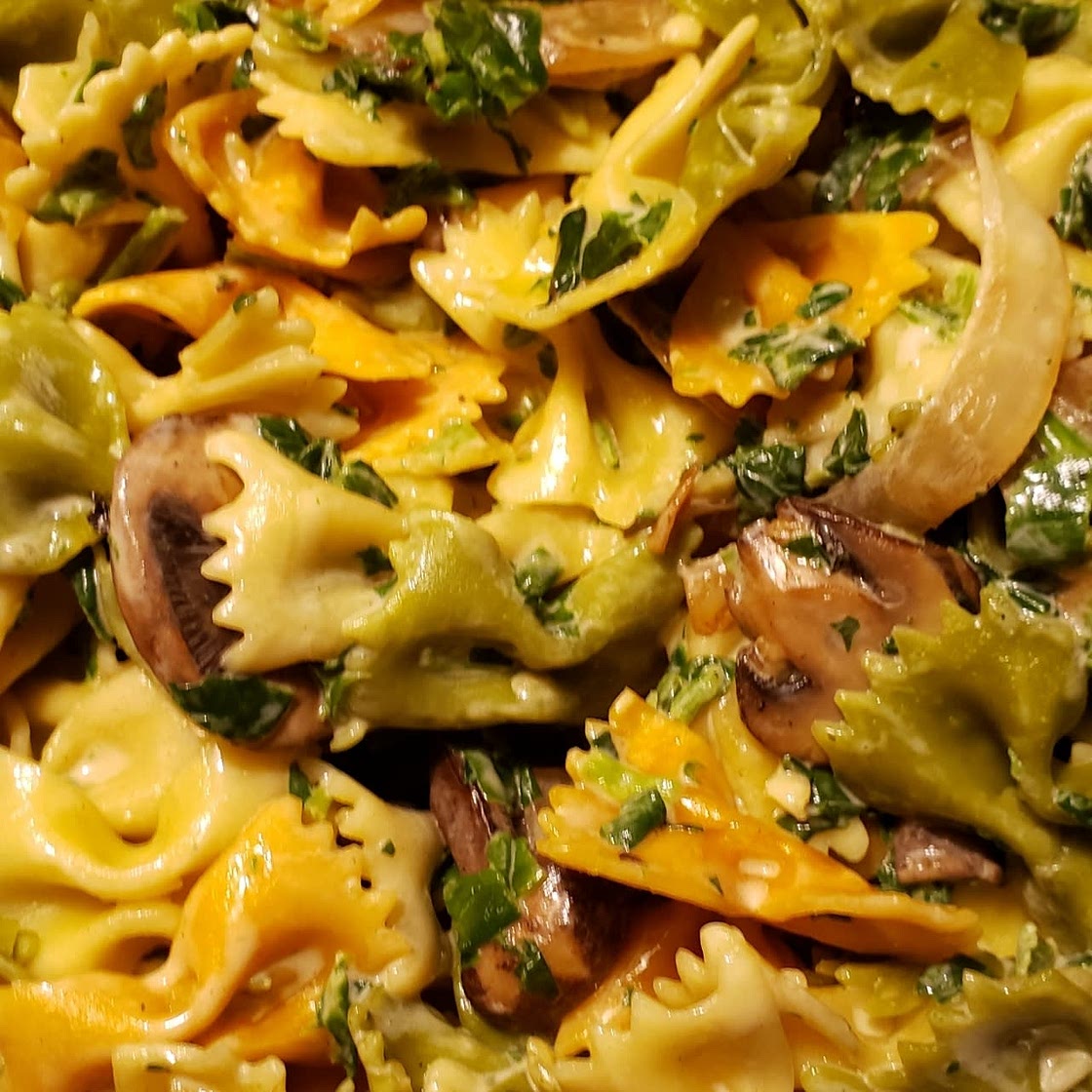 Farfalle Pasta with Spinach, Mushrooms, and Caramelized Onions