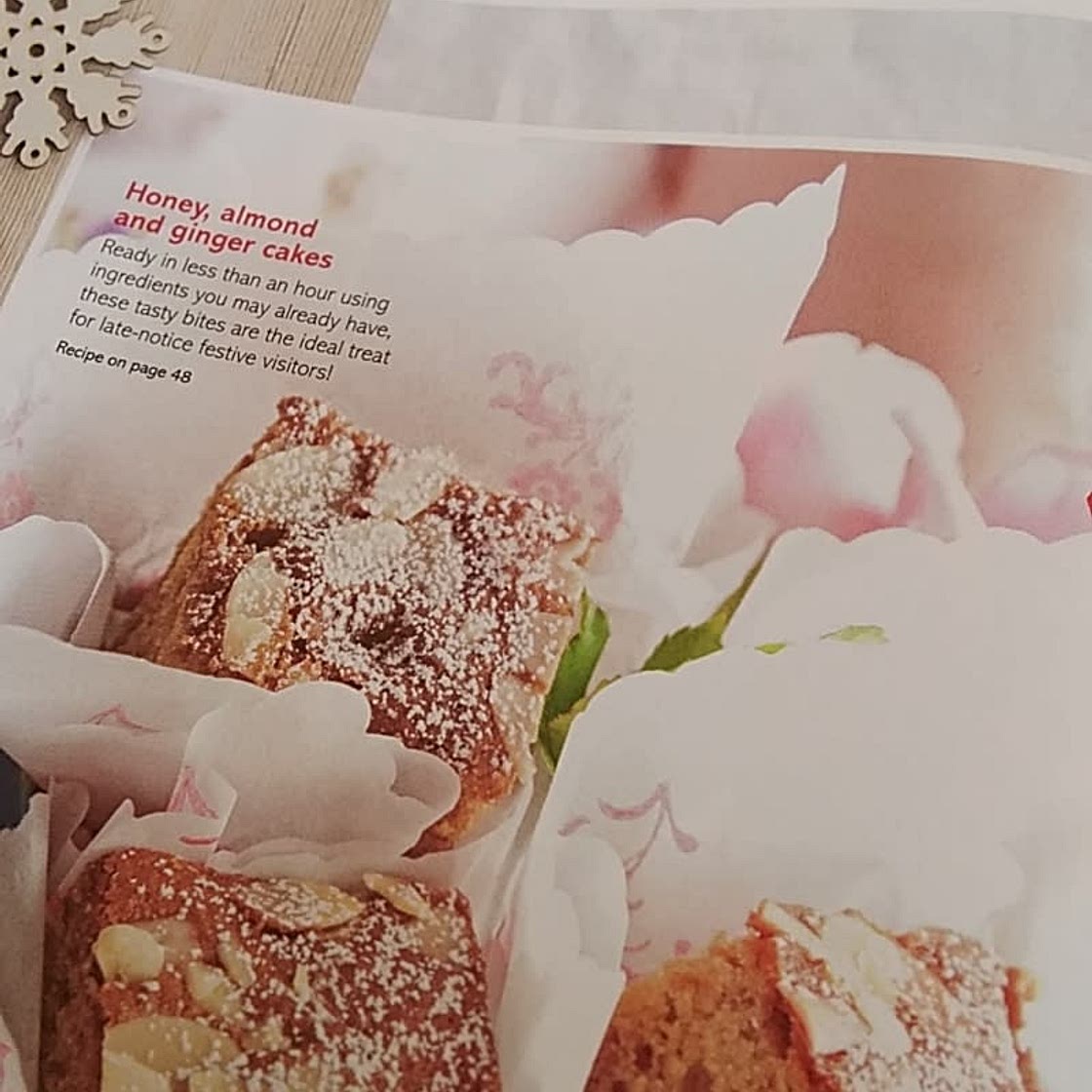 Honey, almond and ginger cakes