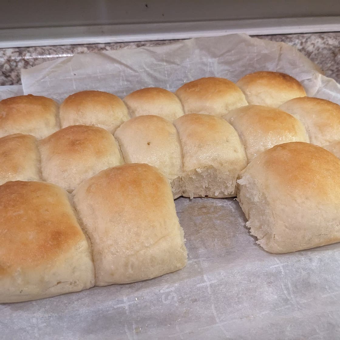 1-Hour Soft and Buttery Dinner Rolls