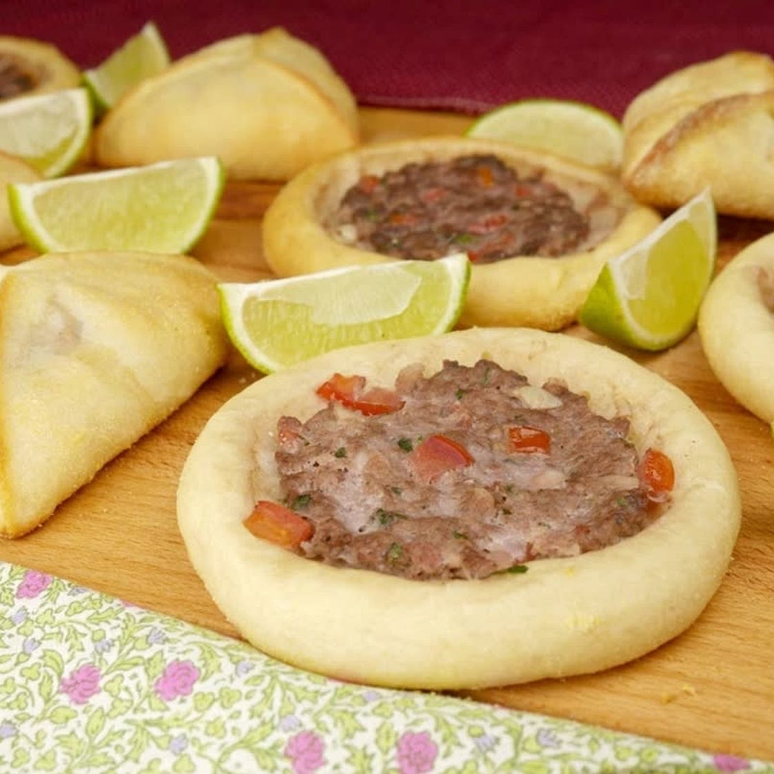 Esfiha de Carne Aberta e Fechada