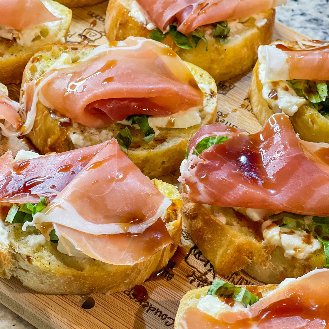 Prosciutto burrata crostini 