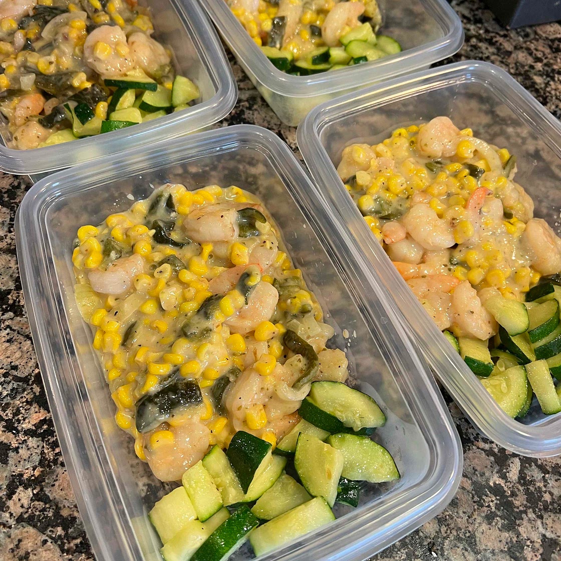 CAMARONES Y RAJAS EN CREMA 