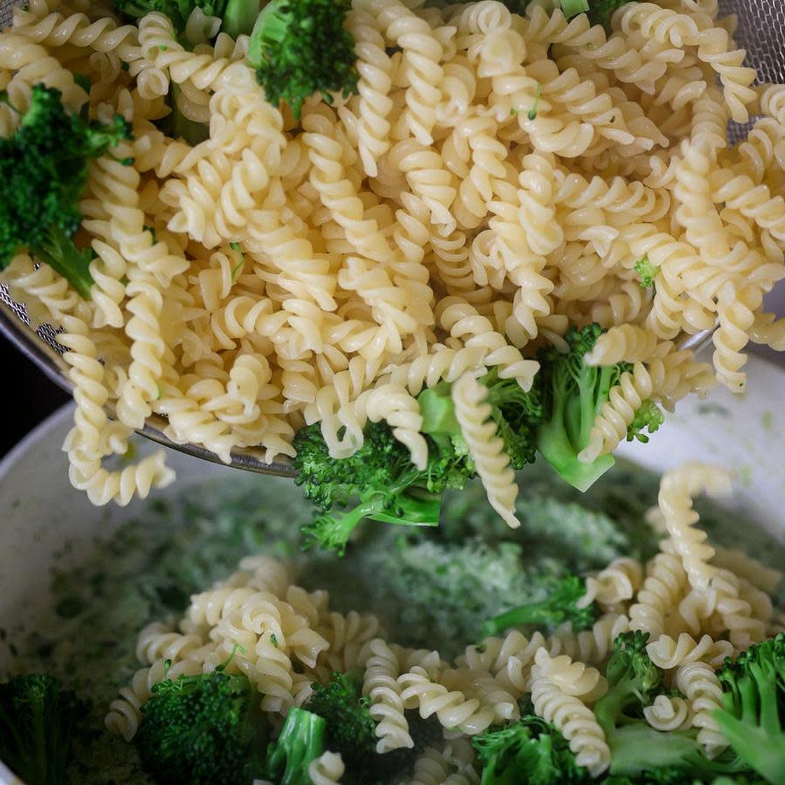 Creamy Green Leek & Pea Pasta