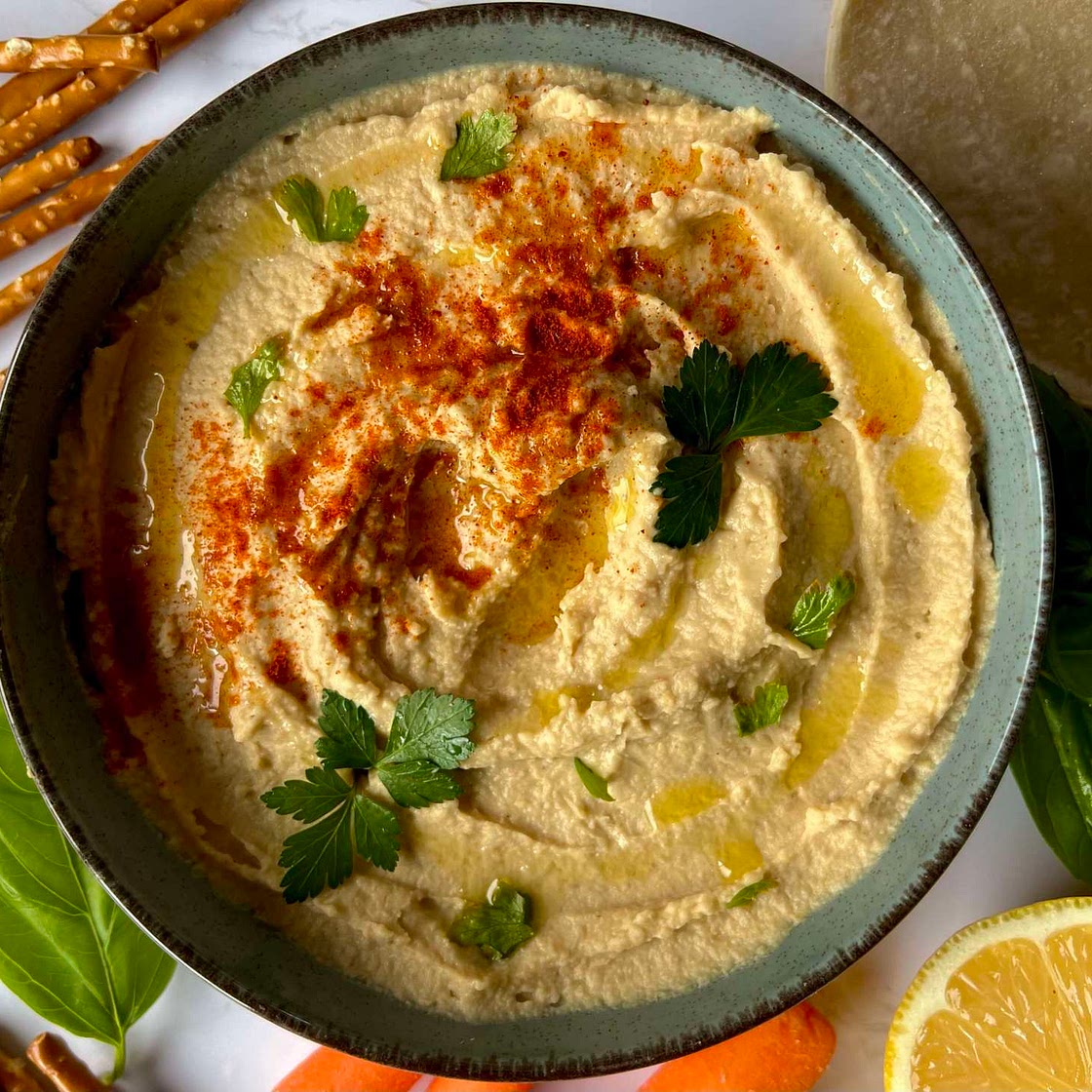 Easy Garlic Hummus