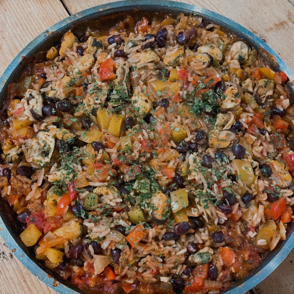 👩🏻🍳One Pot Rice: Peppers, Beans & Mussels