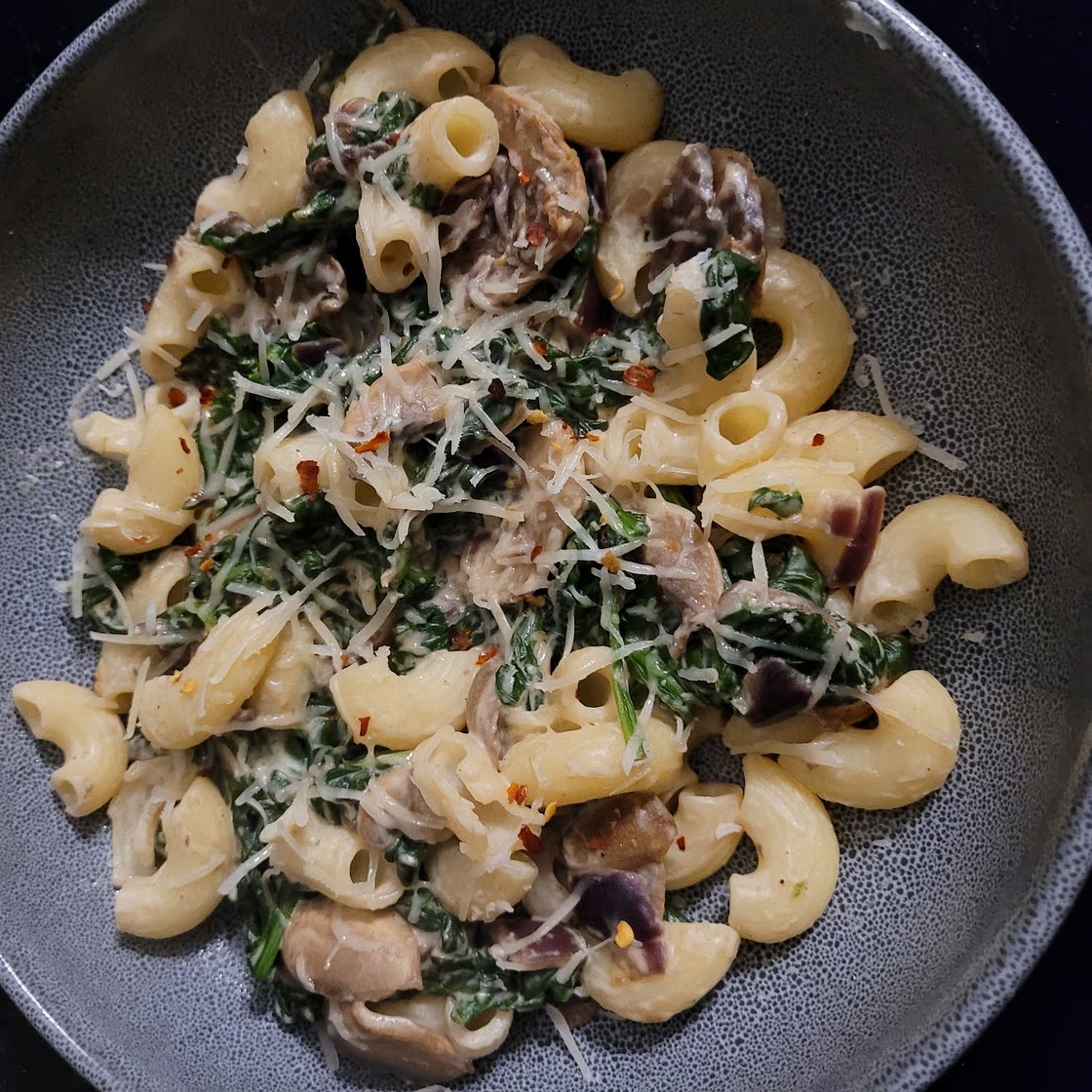 Creamy mushroom & spinach pasta