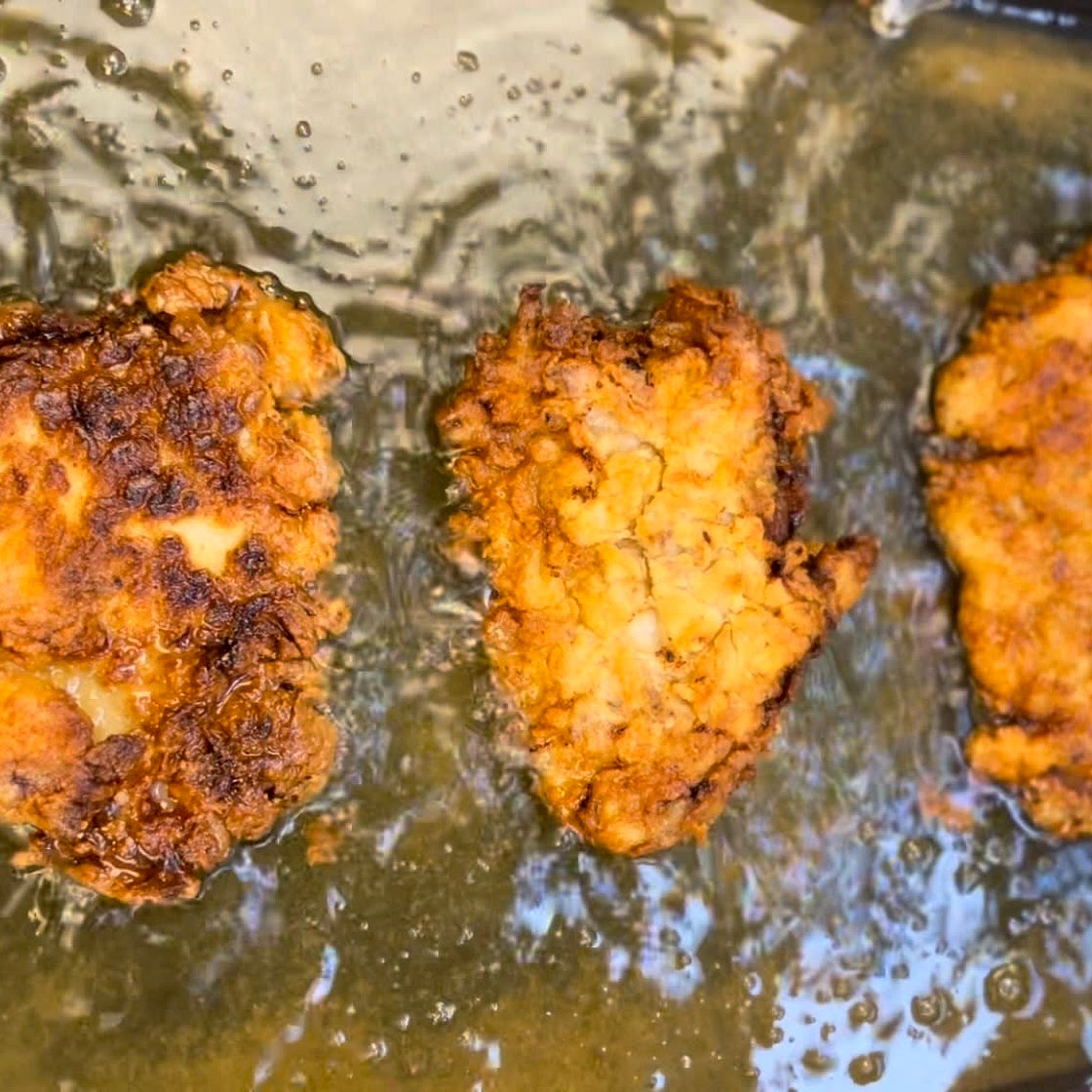 Crispy Fried Chicken Thighs 