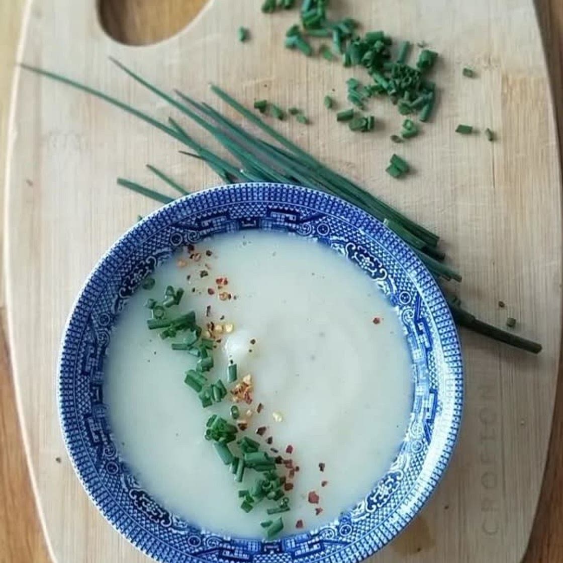 Kohlrabi and potato soup