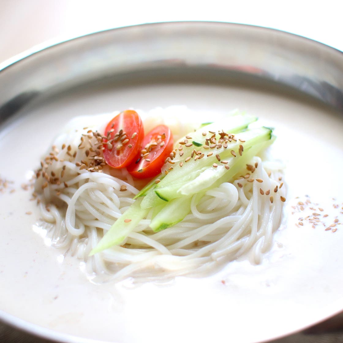 Cold Soybean Noodles | 콩국수  (Kongguksu)