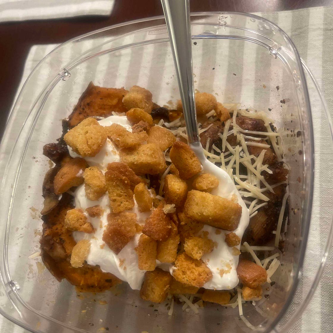 Chicken stuffed sweet potato (1 serving)