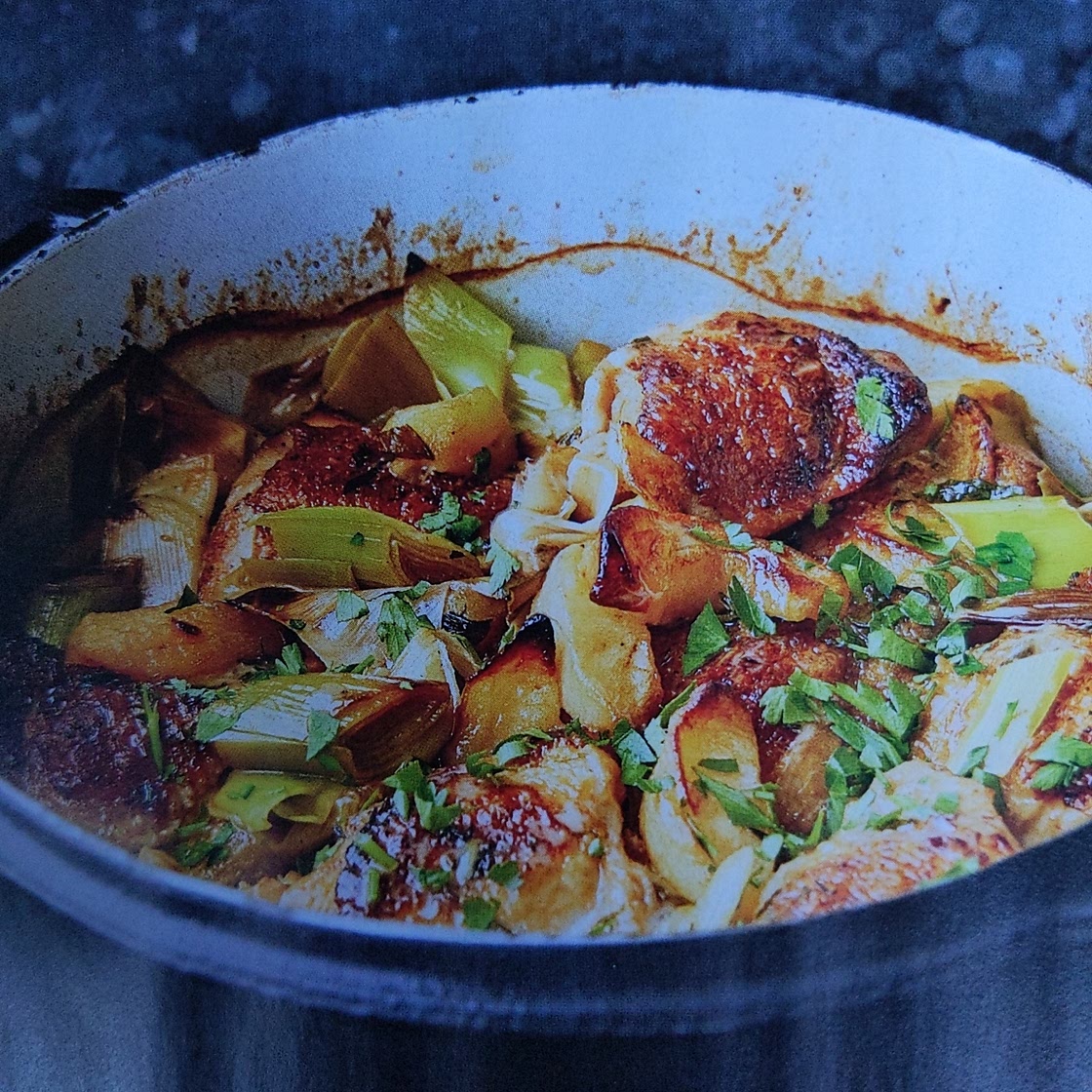 Chicken, leek and apple casserole