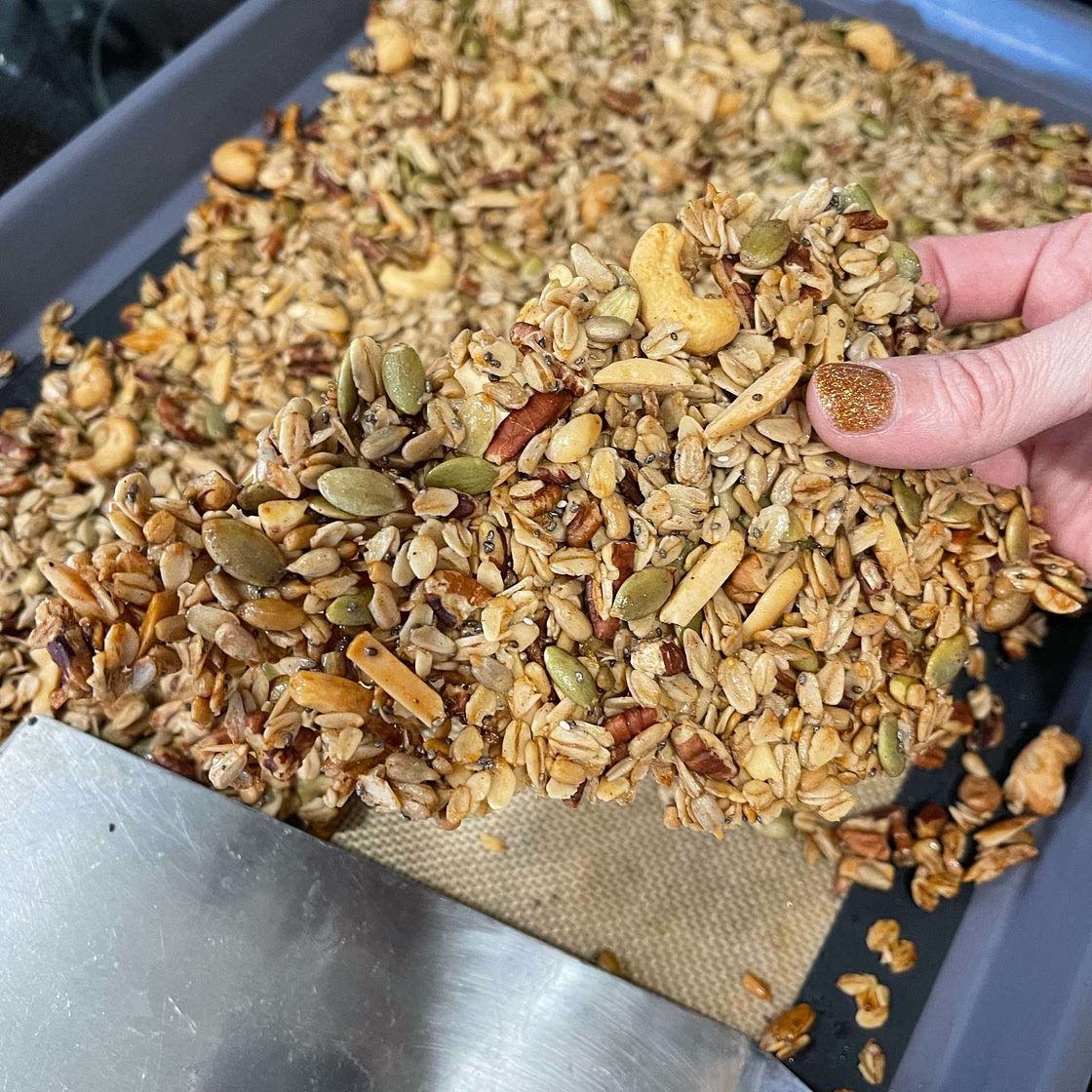 Homemade Granola Recipe (VEGAN + Gluten-free)