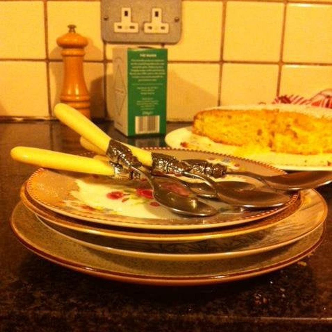 r/Baking - Super-Light Lemon Sponge (Gino D'Acampo recipe)