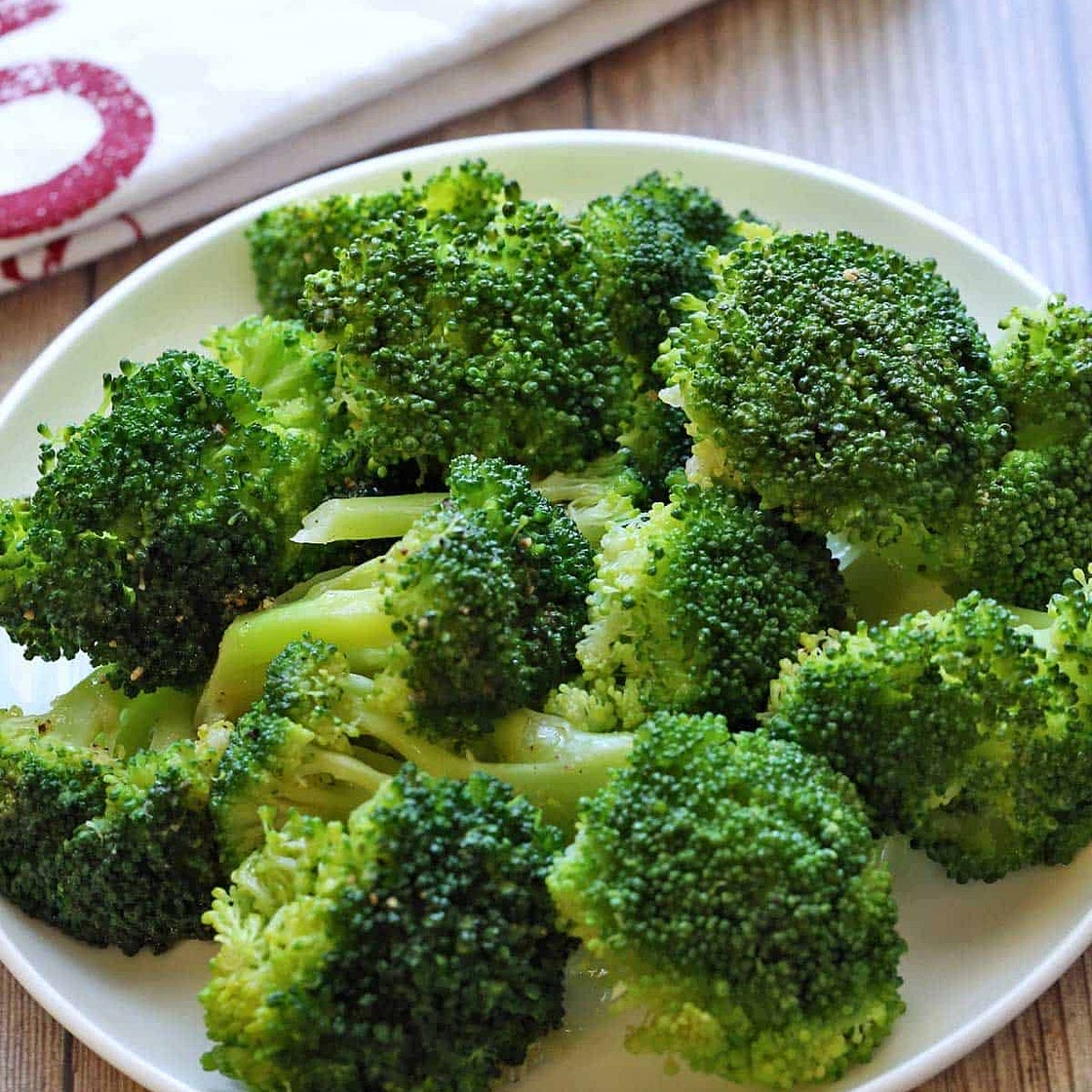 Microwaved Steamed Broccoli 