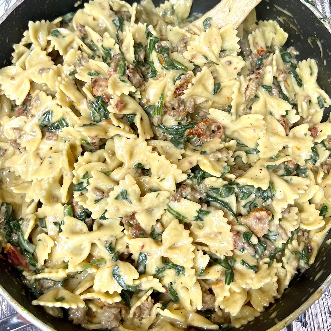 Creamy Pasta with Italian Sausage, Sun-Dried Tomatoes and Spinach