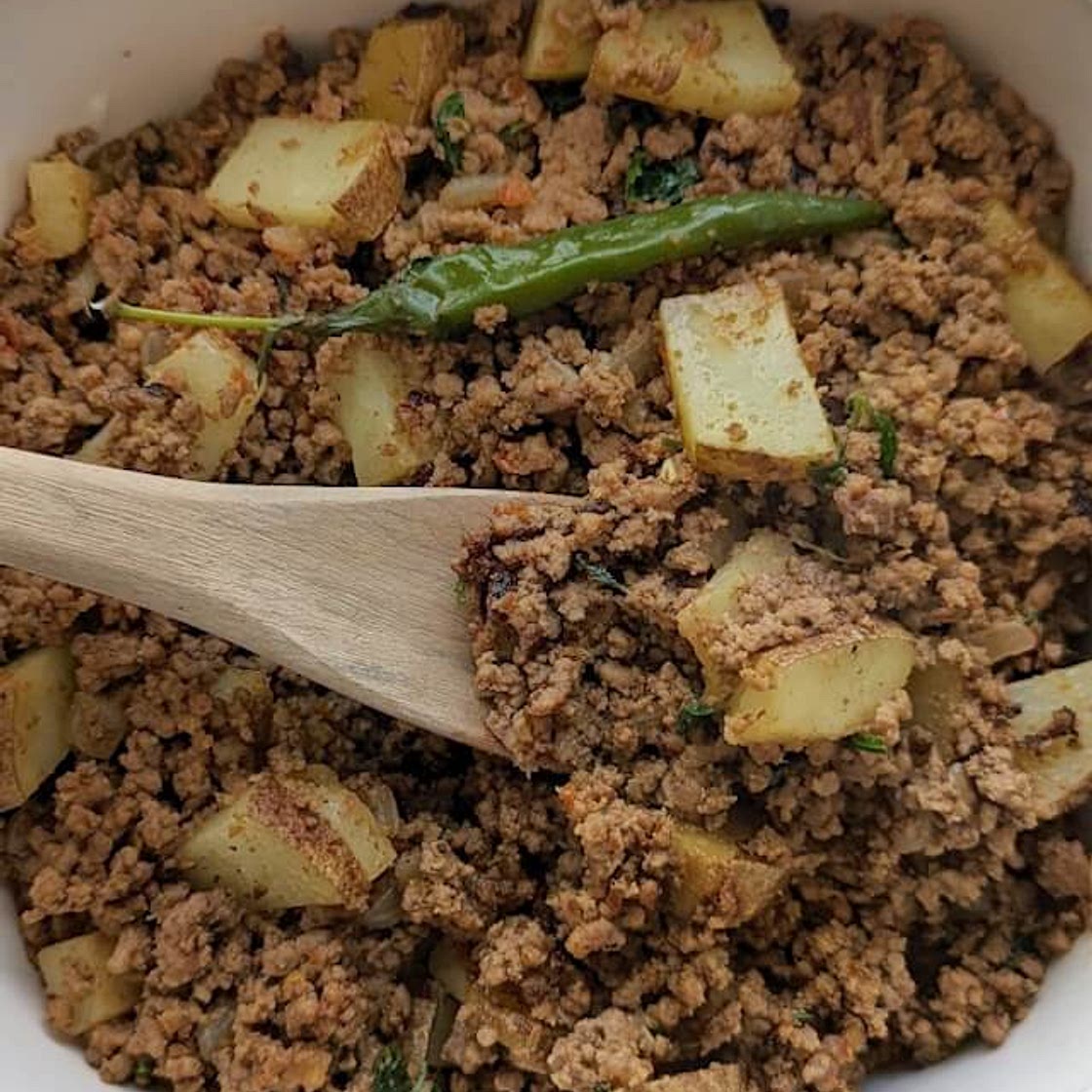 Aloo Keema (Ground Beef and Potato Curry)