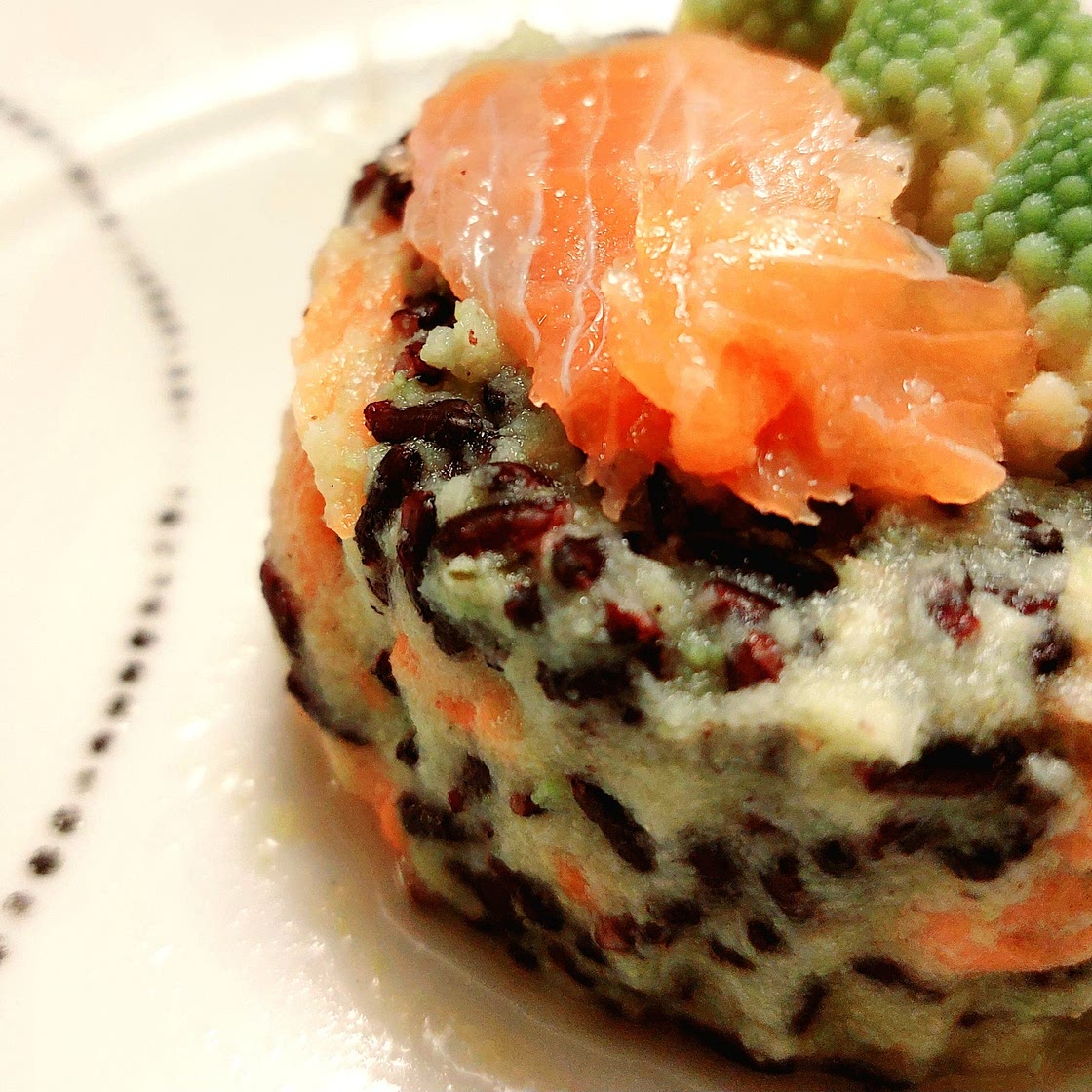 Black rice - Romanesco broccoli and smoked salmon