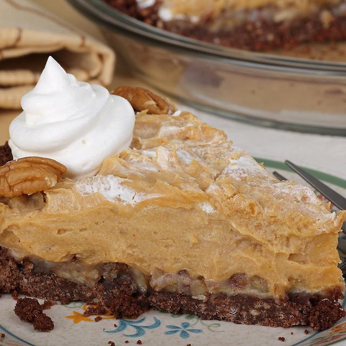 5-Ingredient No-Bake Creamy Peanut Butter Pie