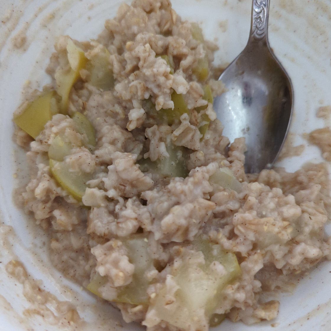 Healthy Apple Pie Oatmeal