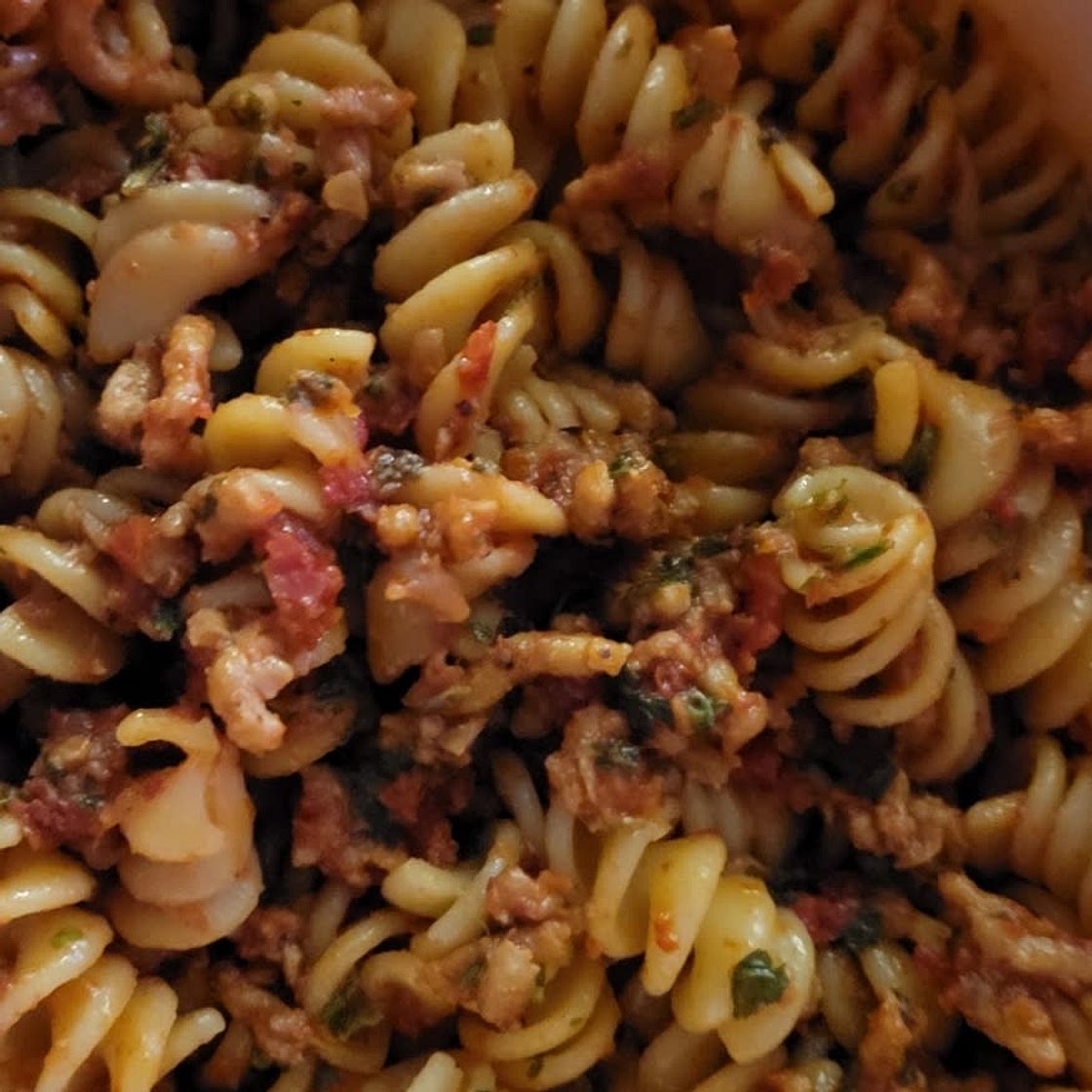 Pasta with Chicken Sun Dried Tomatoes and Garlic