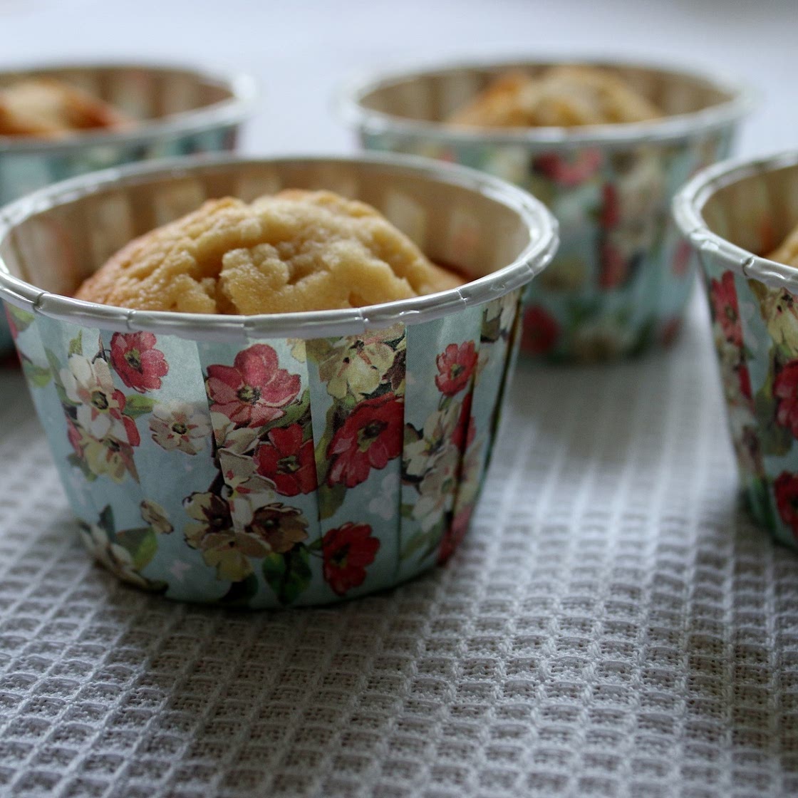 Lemon Curd Cupcakes