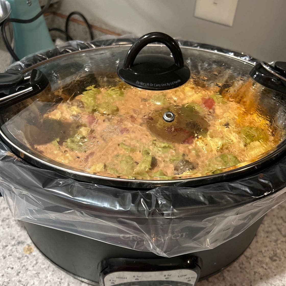 Slow Cooker Tomato Tortellini Soup