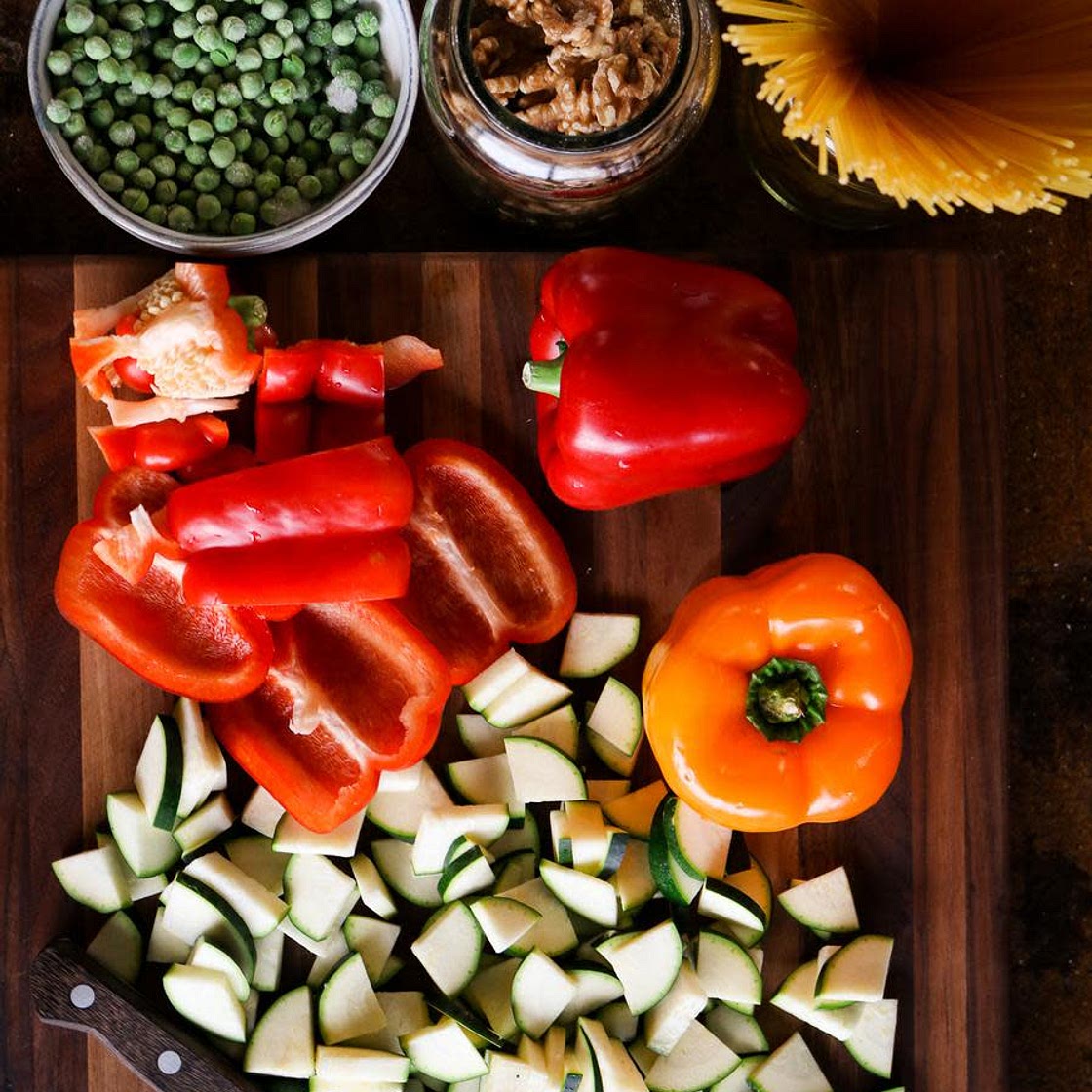 Grilled Red Pepper Pesto Pasta